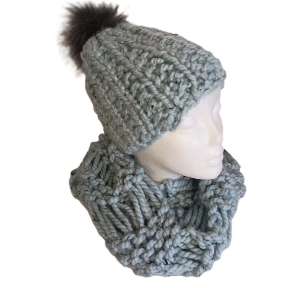 Handmade Crochet Green Blue Hat Infinity Scarf Set NWT - Picture 2 of 9